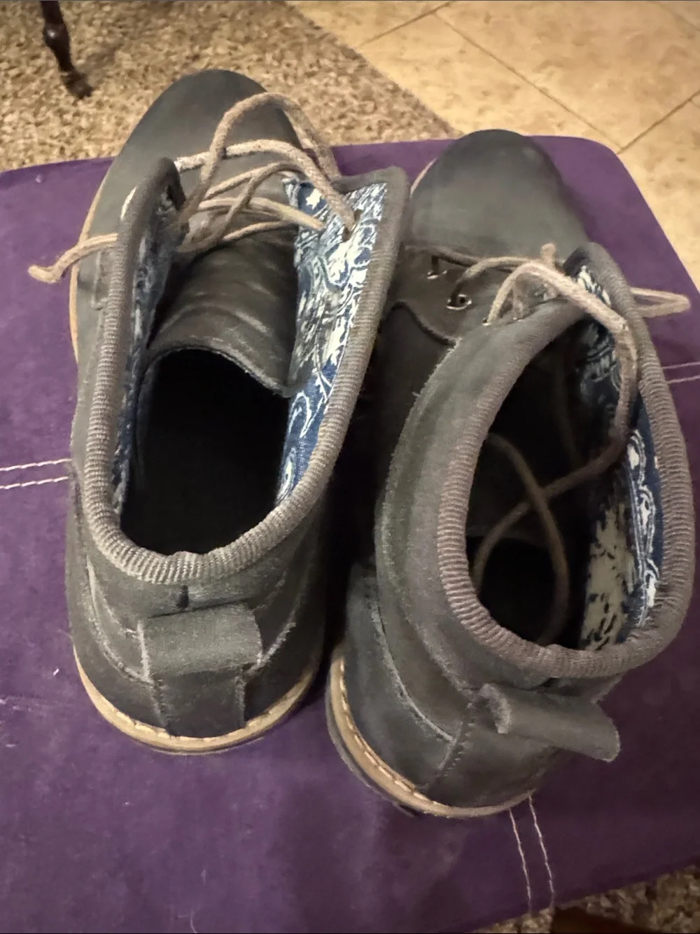 Men's Penguin Gray Lace-Up Chukka Boots size 10.5